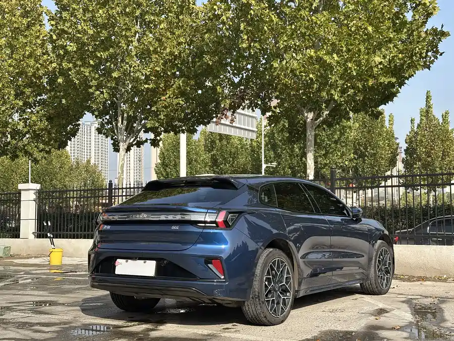 900x675_0_q87_c42_autohomecar__ChtpWGkHYd6ARCGIAA6wIEewA74412.jpg.webp Used Zeekr 001 2024 ME version 100kWh four-wheel drive