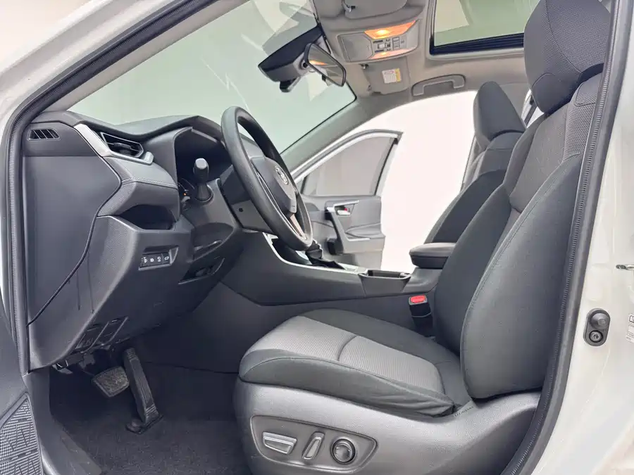 Used Toyota RAV4 Rongfang 2021 2.0L CVT two-wheel drive fashion PLUS version