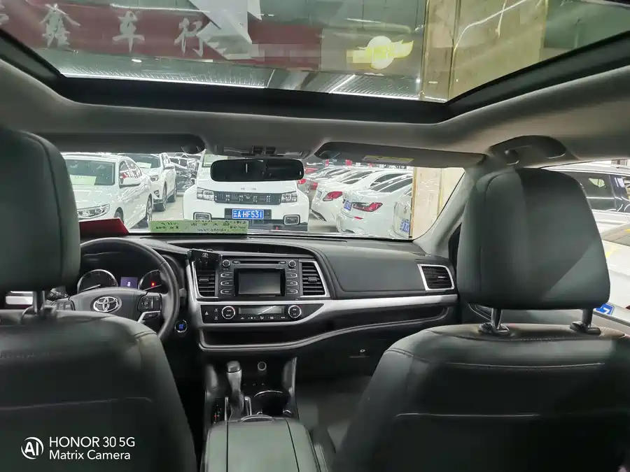 900x675_0_q87_c42_autohomecar__ChtpWGkMN6mAfB3tAAOxxPjxuz4324.jpg.webp Used Toyota Highlander 2017 2.0T four-wheel drive luxury version 7 seats