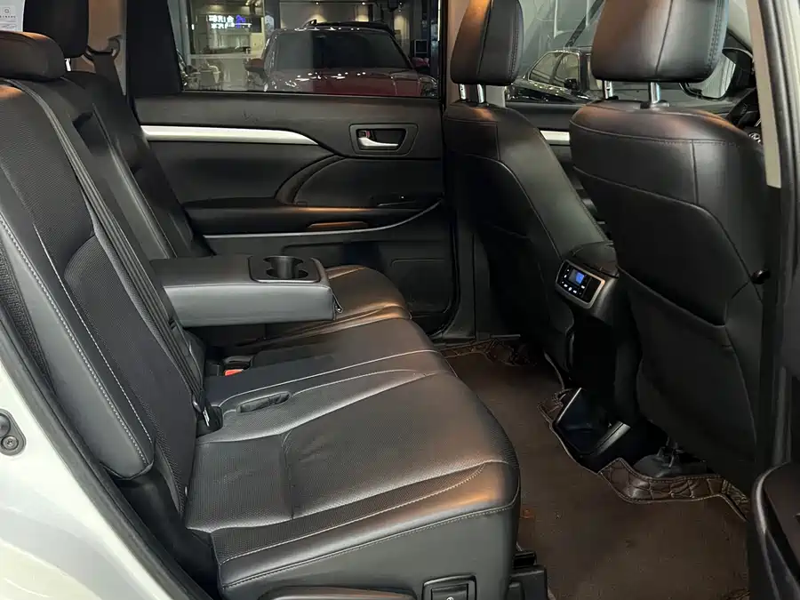 Used Toyota Highlander 2018 2.0T four-wheel drive luxury version