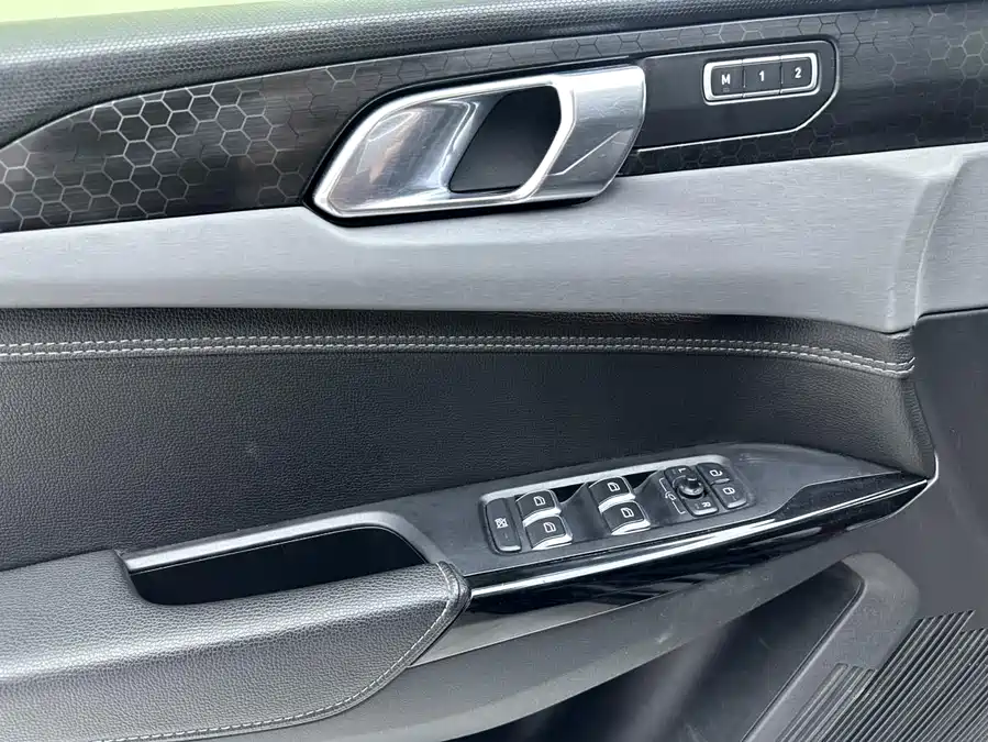 900x675_0_q87_c42_autohomecar__ChtpWGkoF4iAfSOgAAUnixXRspE447.jpg.webp Used Lynk & Co 03 2022 1.5TD DCT Pro