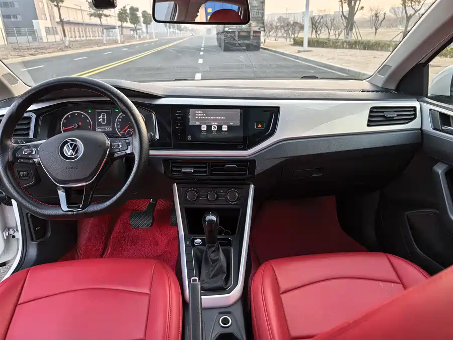 900x675_0_q87_c42_autohomecar__ChtpWGl0BaaAN4lIAAcnGMiWz9M507.jpg.webp Used Volkswagen Polo 2021 Plus 1.5L Automatic Colorful Technology Edition