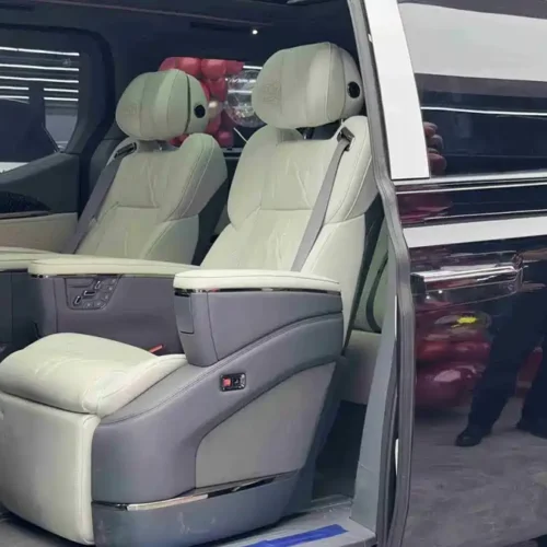 900x675_0_q87_c42_autohomecar__ChtpWGl0KPOAQ8oVAAJ3khxwmZI746.jpg.webp Used Zeekr 009 2024 seven-seater aisle version 108kWh