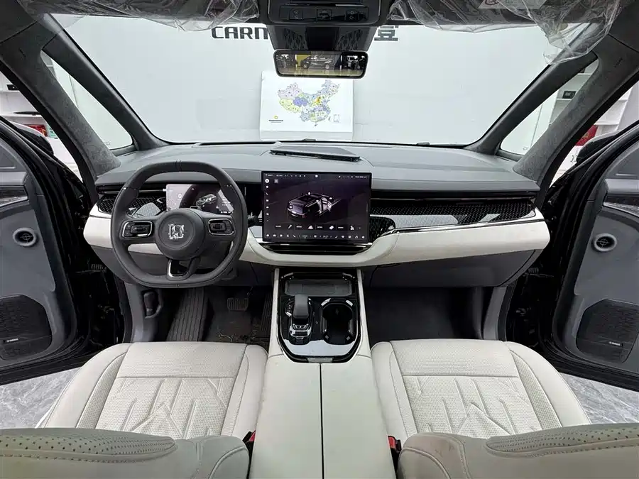 900x675_0_q87_c42_autohomecar__ChtpWGl0KPeANj-iAAJl3ToJxL4170.jpg.webp Used Zeekr 009 2024 seven-seater aisle version 108kWh