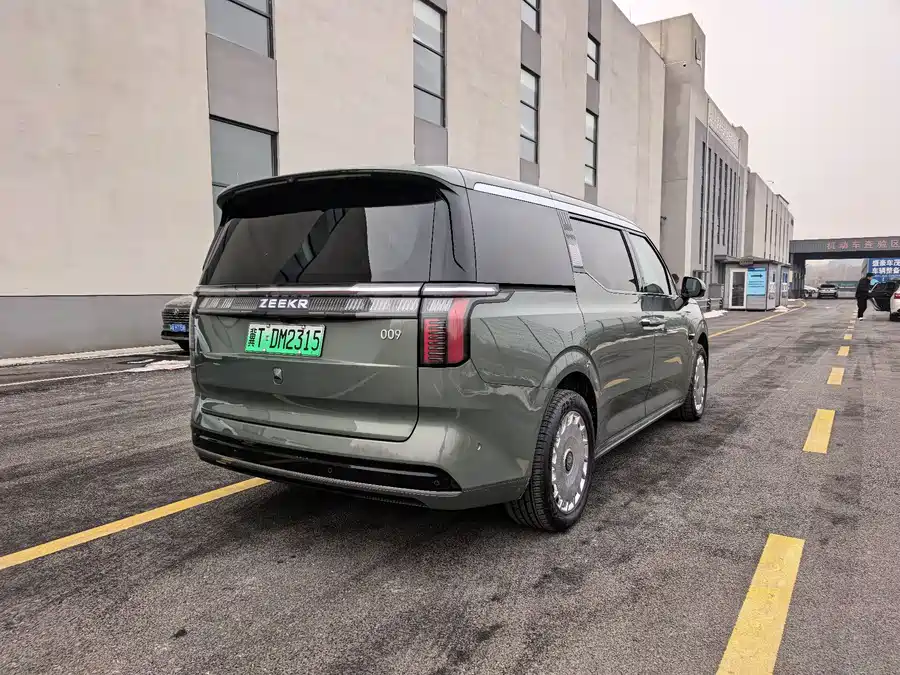 900x675_0_q87_c42_autohomecar__ChtpWGl6-O6ARINrAAm1kIVkdcI596.jpg.webp Used Zeekr 009 2024 seven-seater aisle version 108kWh