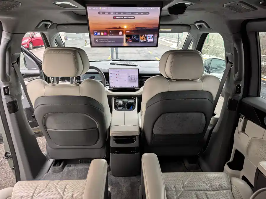 900x675_0_q87_c42_autohomecar__ChtpWGl6-POAdI8WAAZ4ygF8e3o744.jpg.webp Used Zeekr 009 2024 seven-seater aisle version 108kWh