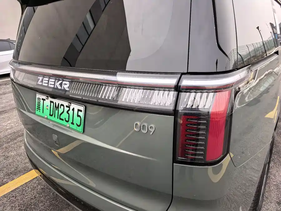 900x675_0_q87_c42_autohomecar__ChtpWGl6-PWAanh3AAZmXm2m8jE742.jpg.webp Used Zeekr 009 2024 seven-seater aisle version 108kWh
