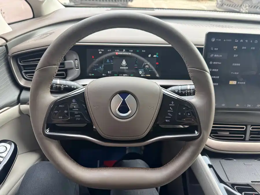 Used Denza D9 2022 DM-i 970 four-wheel drive flagship model
