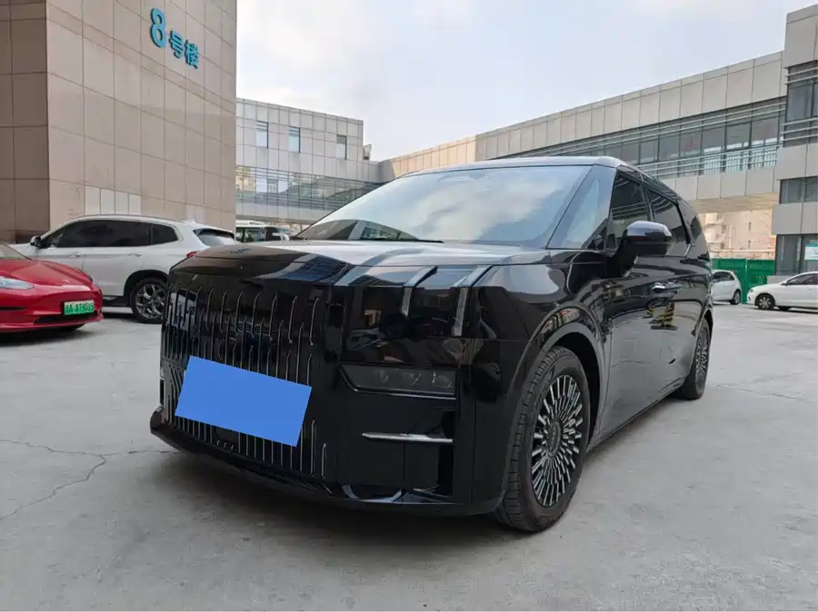 900x675_0_q87_c42_autohomecar__ChtpWGl6HAWAHfX7AAPmWutHBT4300.jpg.webp Used Zeekr 009 2022 facelift WE version