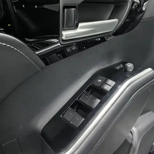 900x675_0_q87_c42_autohomecar__ChtpWGl7LnuAH6LHAAWLuiqPIYo950.jpg.webp Used Toyota Highlander 2023 2.5L smart electric hybrid dual-engine four-wheel drive luxury version 7 seats