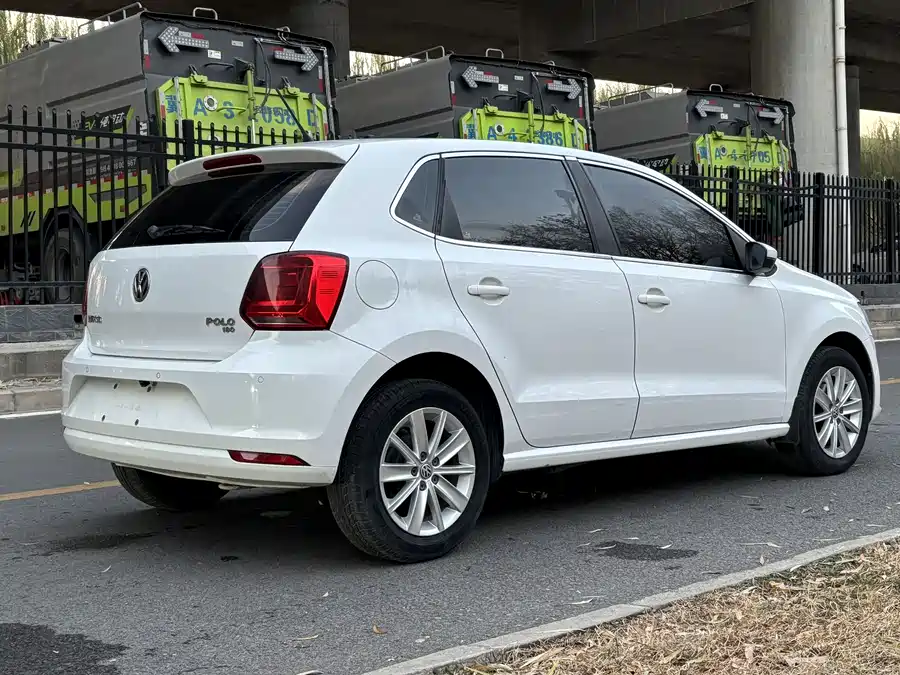 900x675_0_q87_c42_autohomecar__ChtpWGl8zLCADUOCAAe2gRFMWyk400.jpg.webp Used Volkswagen Polo 2014 1.6L automatic comfort version