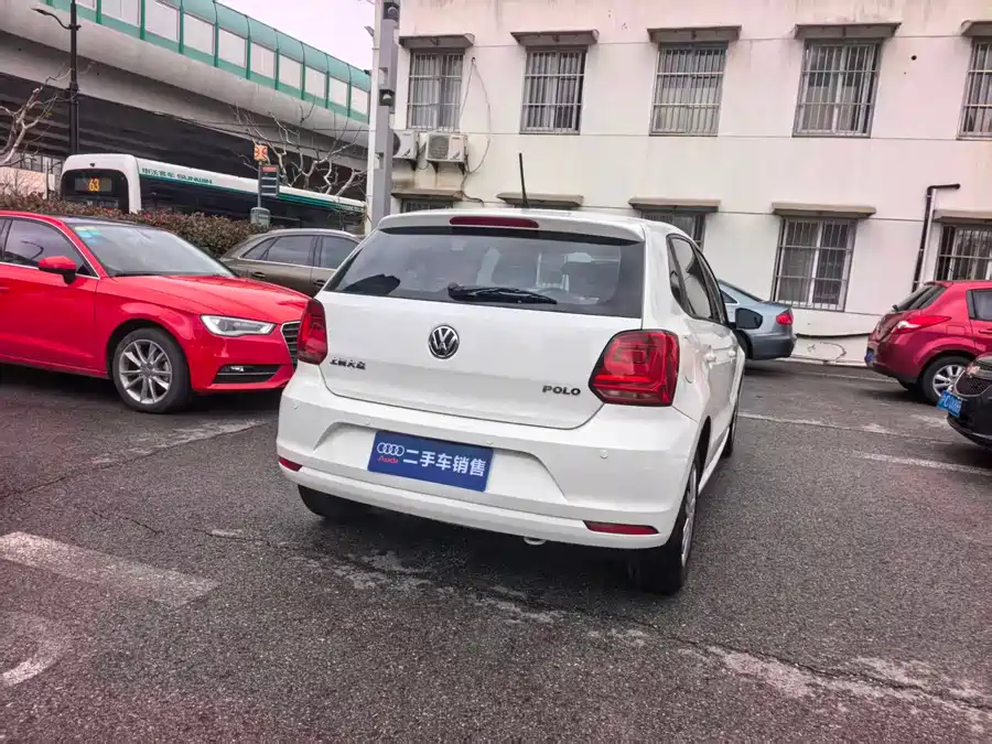 Used Volkswagen Polo 2014 1.4L manual fashion version