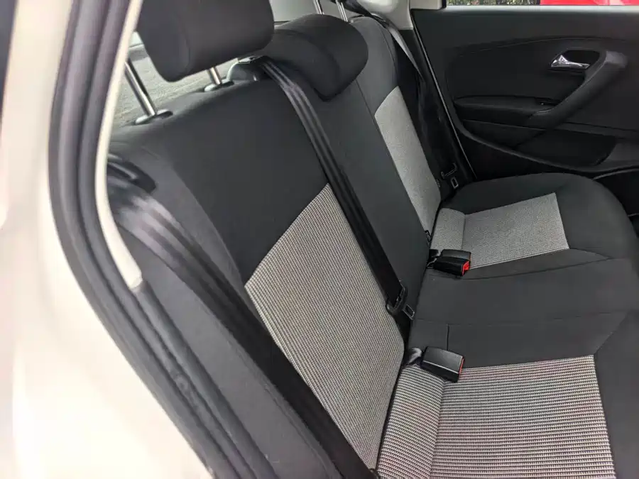 Used Volkswagen Polo 2014 1.4L manual fashion version