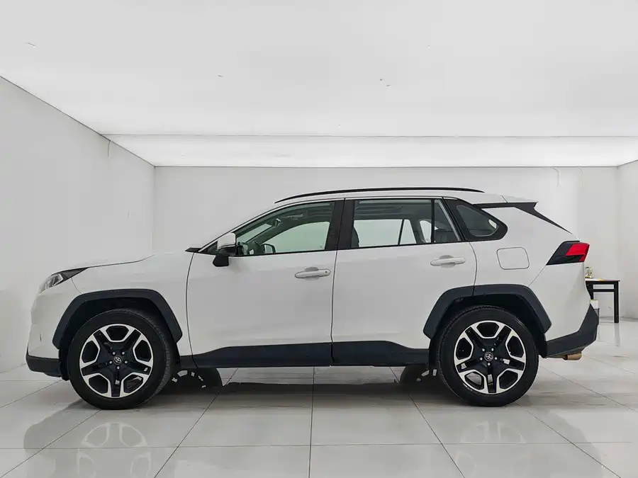 Used Toyota RAV4 Rongfang 2020 2.0L CVT four-wheel drive premium version