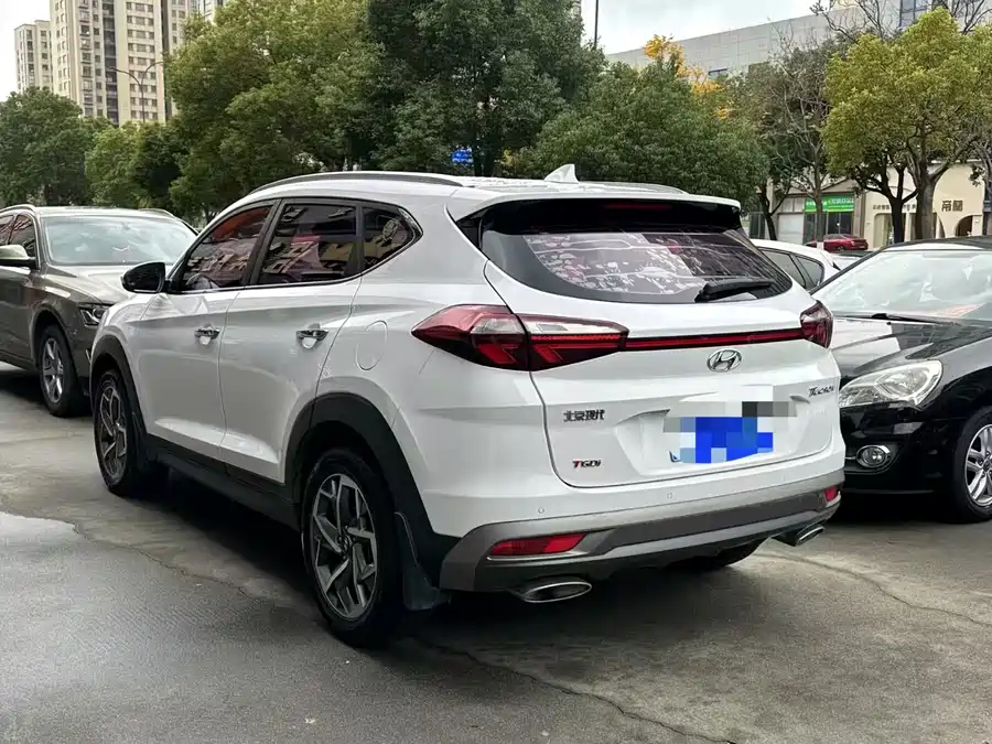 900x675_0_q87_c42_autohomecar__ChtpWGlI3W6AOstoAAg4f7Vxxag415.jpg.webp Used Hyundai Tucson 2020 280TGDi dual-clutch two-wheel drive intelligent version National V