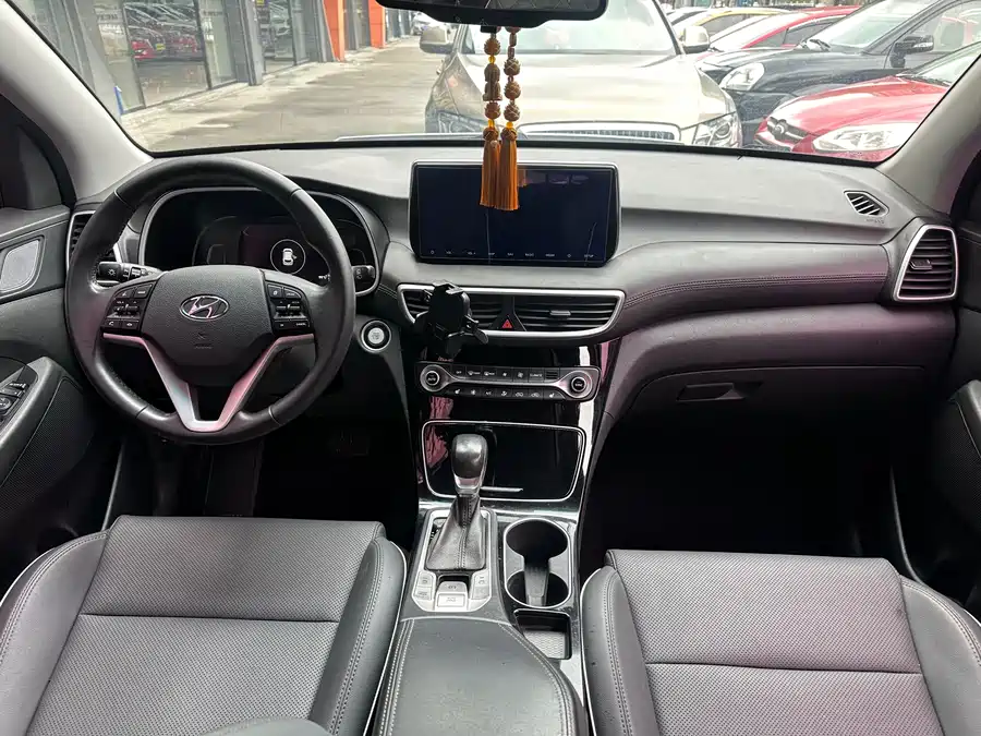 900x675_0_q87_c42_autohomecar__ChtpWGlI3XWAYdefAAvVEtxA_us029.jpg.webp Used Hyundai Tucson 2020 280TGDi dual-clutch two-wheel drive intelligent version National V