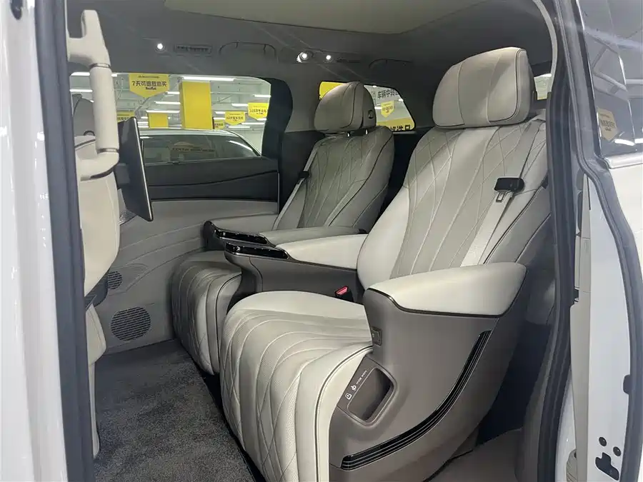 Used Denza D9 2022 DM-i 970 four-wheel drive flagship model
