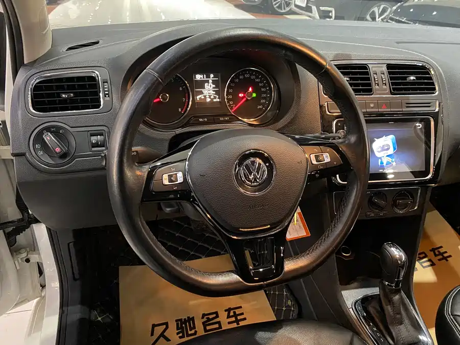 Used Volkswagen Polo 2016 1.6L automatic comfort model