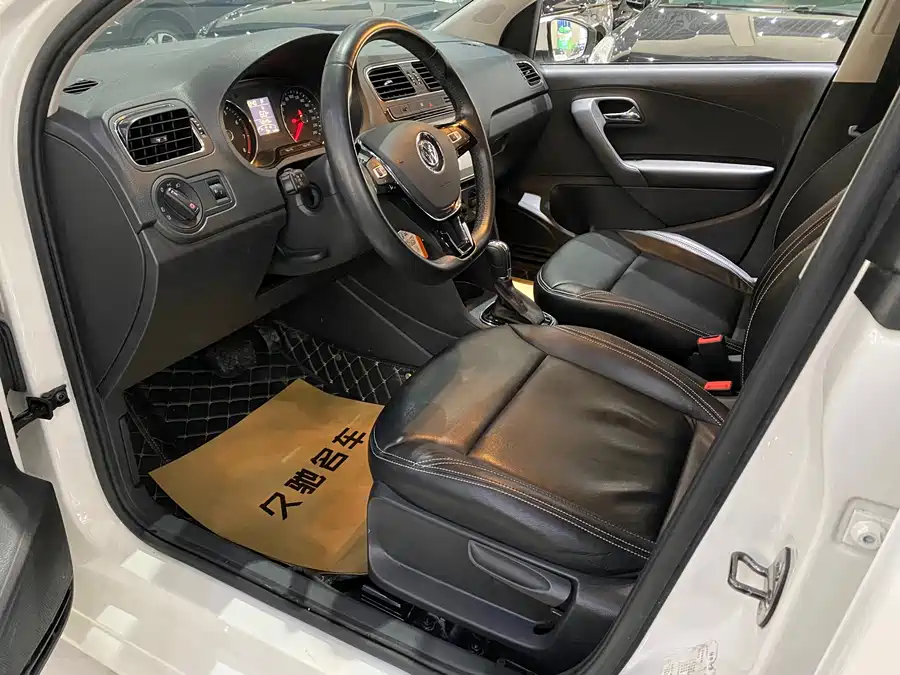 Used Volkswagen Polo 2016 1.6L automatic comfort model