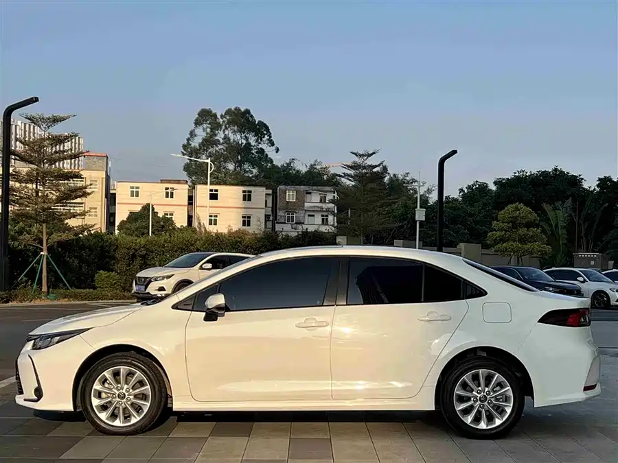 900x675_0_q87_c42_autohomecar__ChtpWGlPoUaATrkZAAIk21ugBi4559.jpg.webp Used Toyota Corolla 2021 1.2T S-CVT Elite PLUS Edition