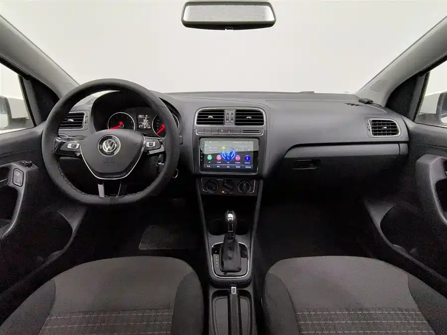 Used Volkswagen Polo 2016 1.6L automatic comfort model