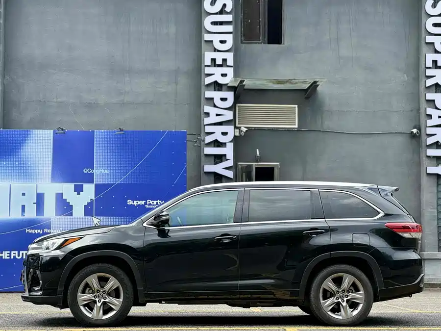 900x675_0_q87_c42_autohomecar__ChtpWGlRe_KAYznjAAZM0JLEybY988.jpg.webp Used Toyota Highlander 2018 2.0T four-wheel drive premium version