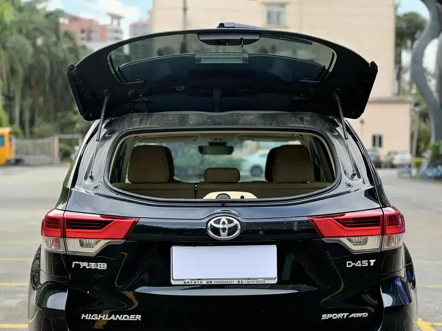 900x675_0_q87_c42_autohomecar__ChtpWGlRe_OAWgh9AAVVEYZr_tY128.jpg.webp Used Toyota Highlander 2018 2.0T four-wheel drive premium version