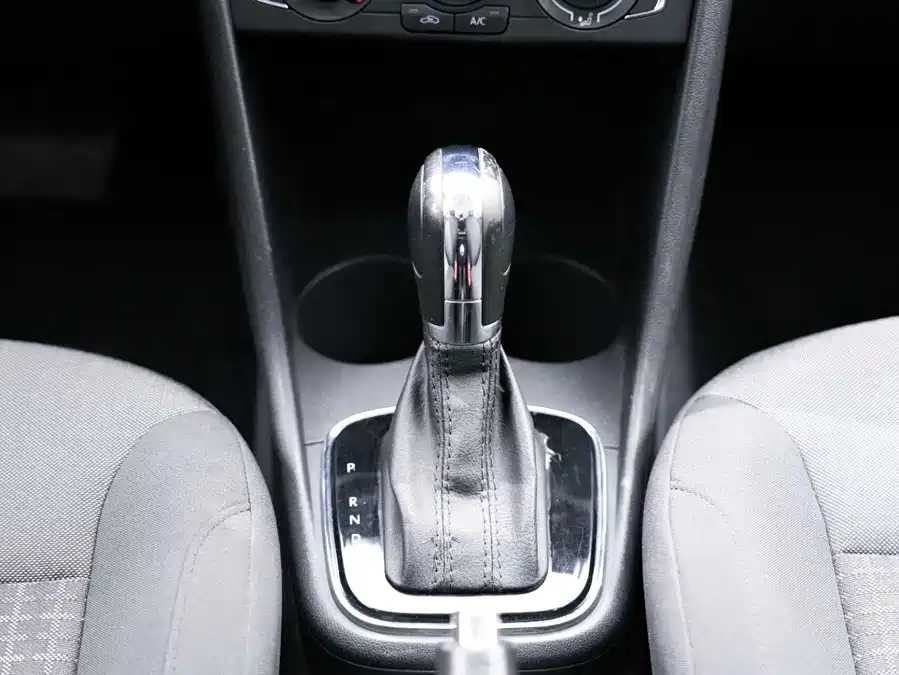 Used Volkswagen Polo 2016 1.6L automatic comfort model