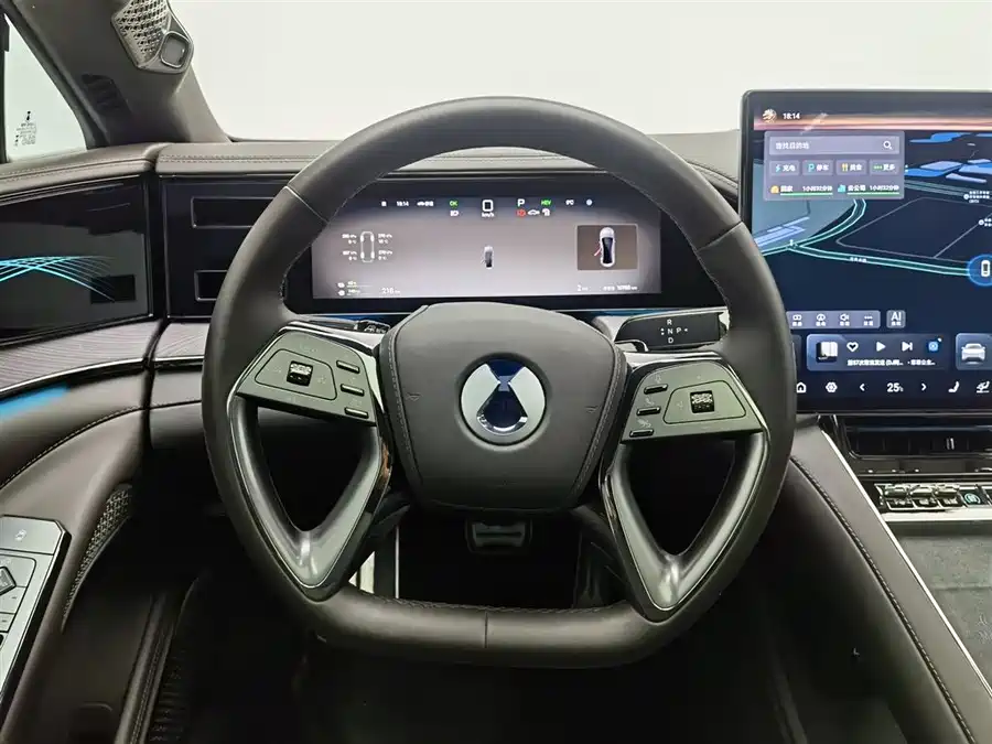 900x675_0_q87_c42_autohomecar__ChtpWGlg14-Ad1X0AAG9RJhQMHM291.jpg.webp Used Denza Z9 2024 1100km four-wheel drive Max version