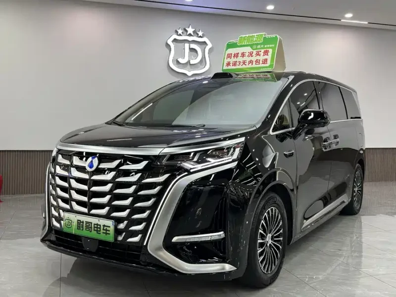 900x675_0_q87_c42_autohomecar__ChtpWGlh1gqAboDbAAlLHt-o404247.jpg.webp Used Denza D9 2025 DM-i smart driving version 1020 four-wheel drive flagship model