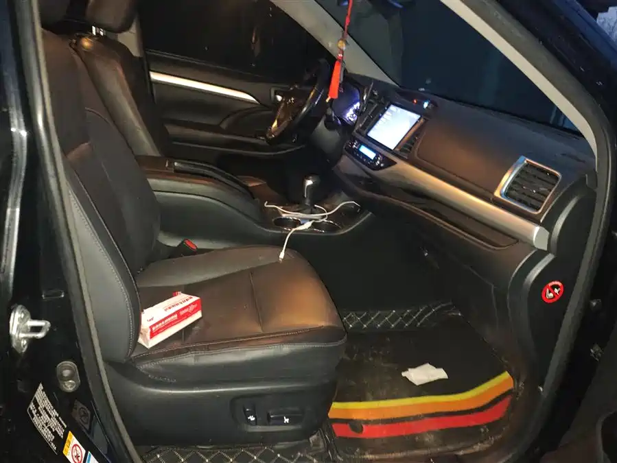 900x675_0_q87_c42_autohomecar__ChtpWGm1C06AY7tDAAGZM1rEEnU115.jpg.webp Used Toyota Highlander 2018 2.0T four-wheel drive luxury version 7 seats National V