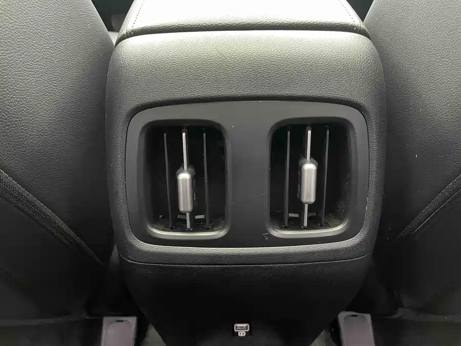 900x675_0_q87_c42_autohomecar__ChtpWGm2R1KAWo-lAAacAzc8NJQ124.jpg.webp Used Hyundai Tucson 2021 Used Hyundai Tucson L 1.5T DCT LUX Premium Edition