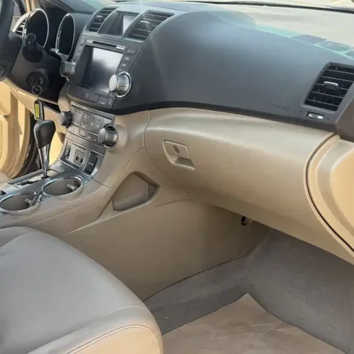 900x675_0_q87_c42_autohomecar__ChtpWGm2dOqAKUmSAAU66QHtv30263.jpg.webp Used Toyota Highlander 2009 2.7L 2WD 7-seat luxury navigation version
