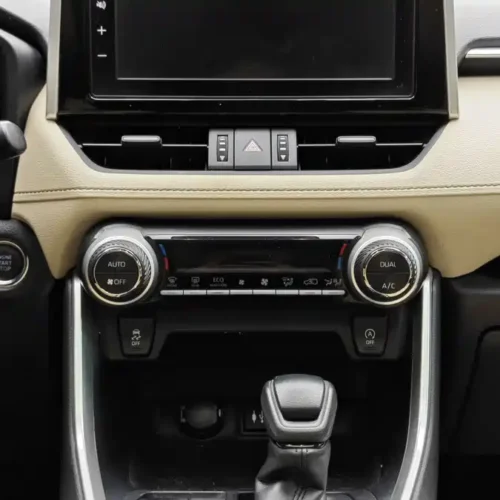 900x675_0_q87_c42_autohomecar__ChtpWGm40G6Aa9R4AAPIPsjKTy4337.jpg.webp Used Toyota RAV4 Rongfang 2020 2.0L CVT two-wheel drive fashion version