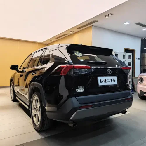 900x675_0_q87_c42_autohomecar__ChtpWGm40HKASN2qAATUMlEvCno434.jpg.webp Used Toyota RAV4 Rongfang 2020 2.0L CVT two-wheel drive fashion version