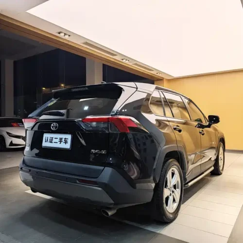 900x675_0_q87_c42_autohomecar__ChtpWGm40HeAPBEoAARfu89Bqdw453.jpg.webp Used Toyota RAV4 Rongfang 2020 2.0L CVT two-wheel drive fashion version