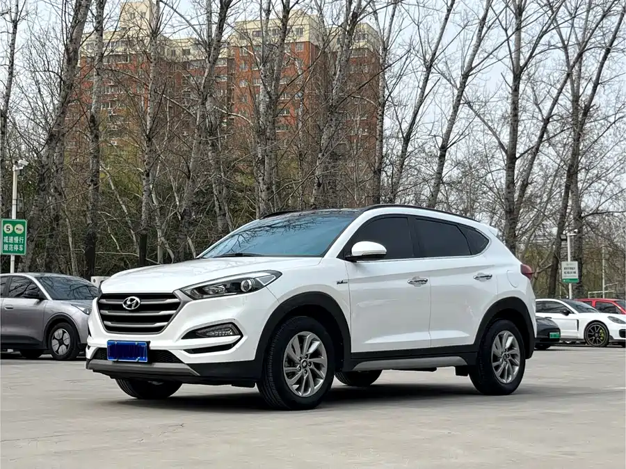 900x675_0_q87_c42_autohomecar__ChtpWGm6Q9GAS0LRAA0Z3mBX56M195.jpg.webp Used Hyundai Tucson 2018 1.6T dual-clutch two-wheel drive 15th anniversary special edition