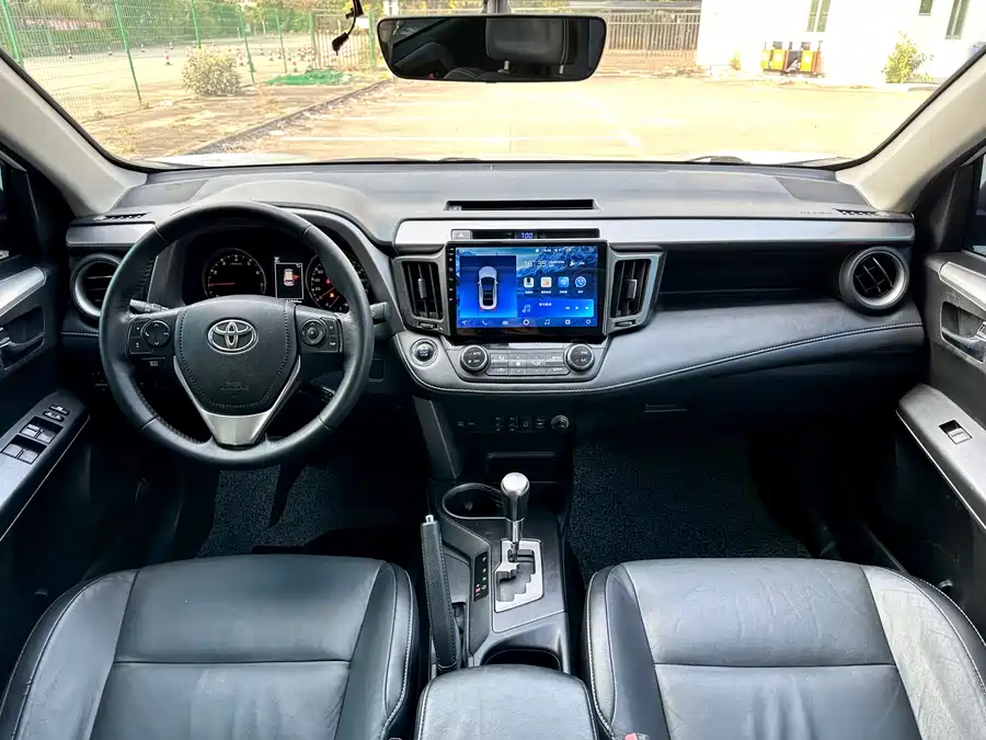 900x675_0_q87_c42_autohomecar__ChtpWGm6d6SAGpq_AAoggq7p-qE690.jpg.webp Used Toyota RAV4 Rongfang 2016 2.0L CVT two-wheel drive smart version
