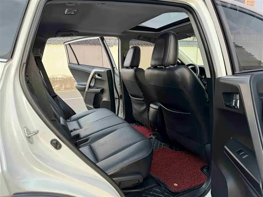 900x675_0_q87_c42_autohomecar__ChtpWGm6hfuARO3kAAIhww5rpXw543.jpg.webp Used Toyota RAV4 Rongfang 2016 2.0L CVT four-wheel drive cutting-edge version National V