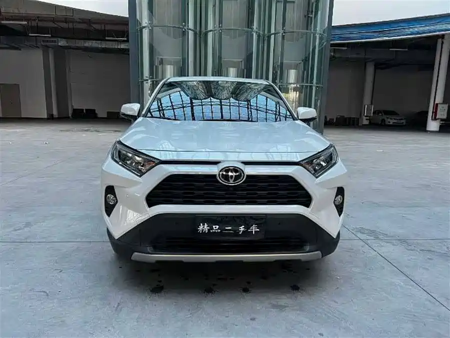 Used Toyota RAV4 Rongfang 2021 2.0L CVT two-wheel drive fashion version