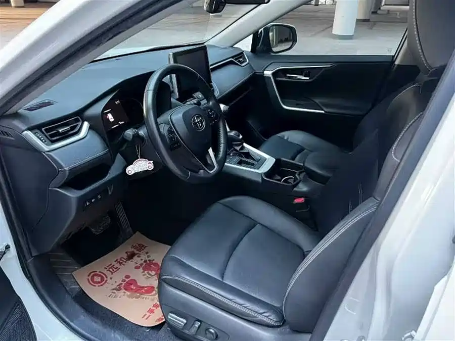 Used Toyota RAV4 Rongfang 2021 2.0L CVT two-wheel drive fashion version