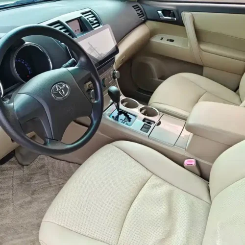 900x675_0_q87_c42_autohomecar__ChtpWGm7Vu2AfLVRAAi4HybfbDg388.jpg.webp Used Toyota Highlander 2013 2.7L 2WD 5-seat Purple Gold Edition