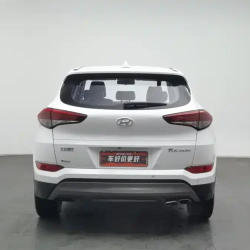 900x675_0_q87_c42_autohomecar__ChtpWGm7jjeAdw62AADscpNSTcY373.jpg.webp Used Hyundai Tucson 2015 1.6T dual-clutch two-wheel drive intelligent model