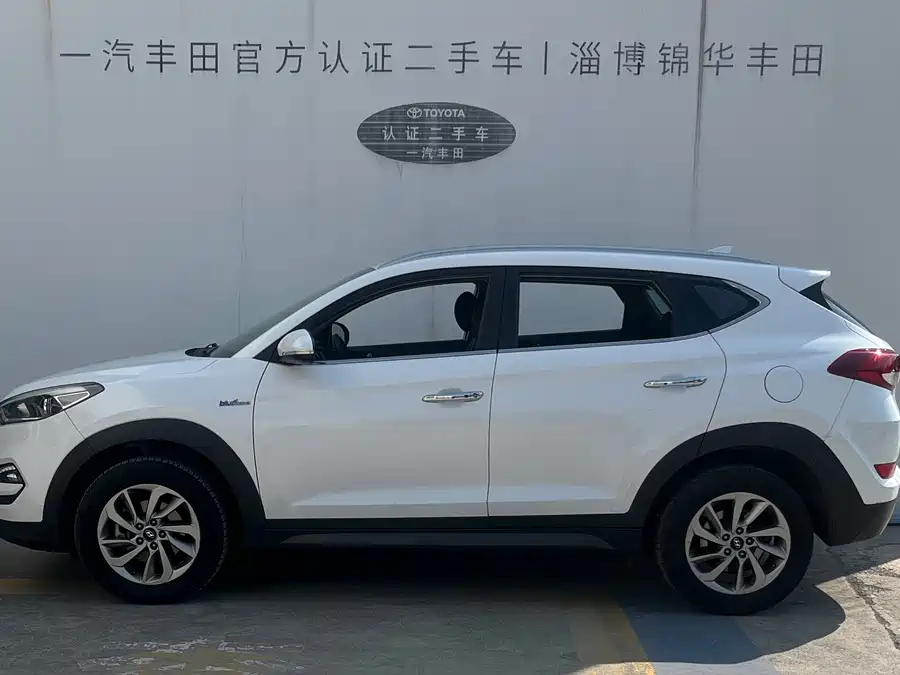 900x675_0_q87_c42_autohomecar__ChtpWGm7lp-APBMpAAgmuBn5wNI170.jpg.webp Used Hyundai Tucson 2015 1.6T dual-clutch two-wheel drive intelligent model
