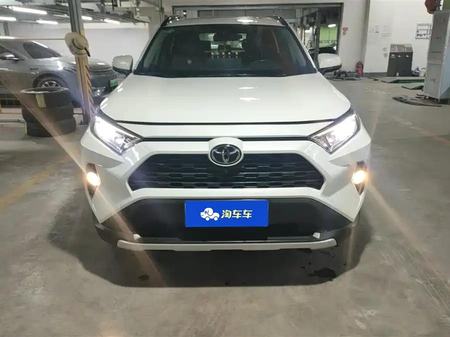 Used Toyota RAV4 Rongfang 2020 2.0L CVT two-wheel drive fashion PLUS version
