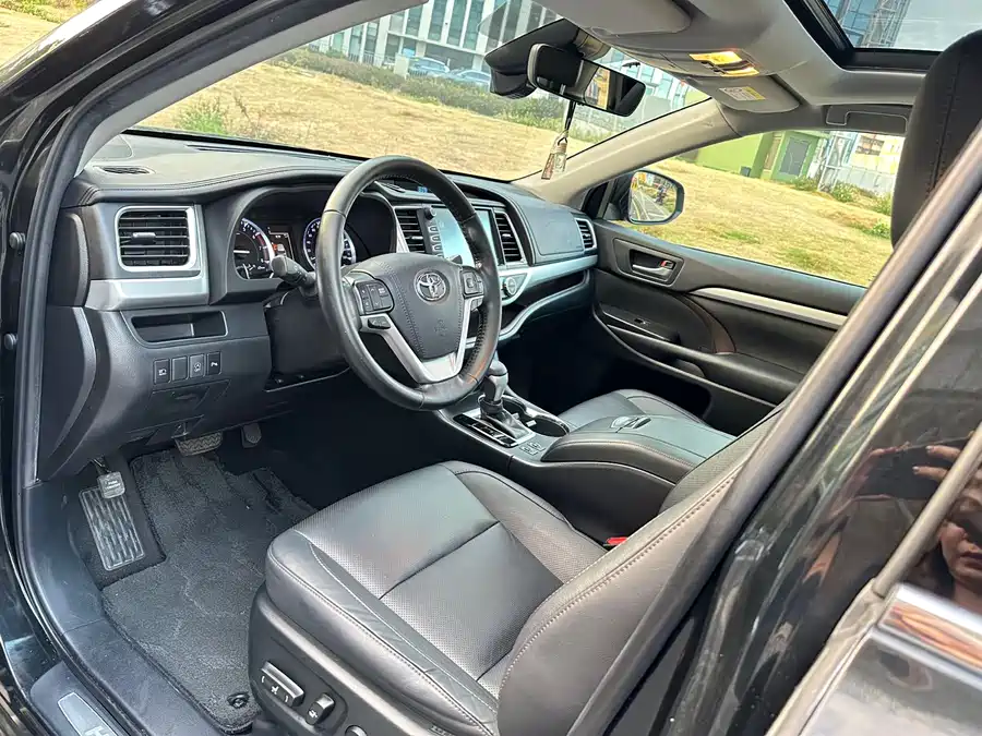 900x675_0_q87_c42_autohomecar__ChtpWGm7wjmAOhZtAAsAxm-JKNU710.jpg.webp Used Toyota Highlander 2018 2.0T four-wheel drive luxury version 7 seats National V