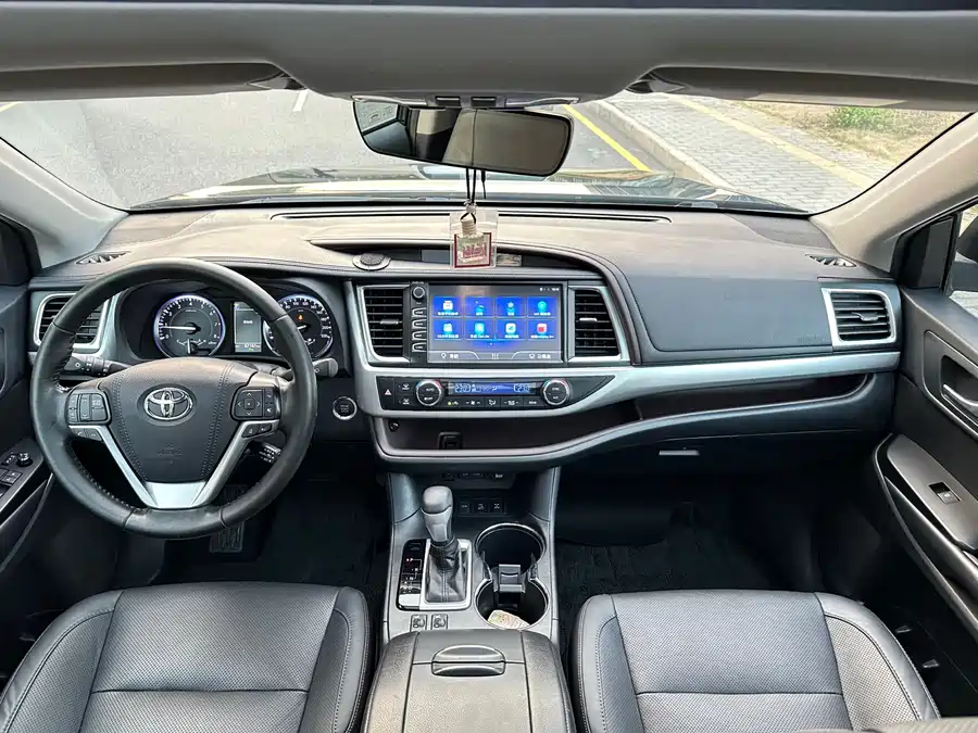 900x675_0_q87_c42_autohomecar__ChtpWGm7wjqAQMZRAArfDHjp-X8450.jpg.webp Used Toyota Highlander 2018 2.0T four-wheel drive luxury version 7 seats National V