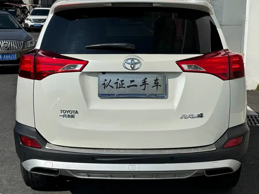 Used Toyota RAV4 Rongfang 2015 2.0L CVT two-wheel drive fashion version
