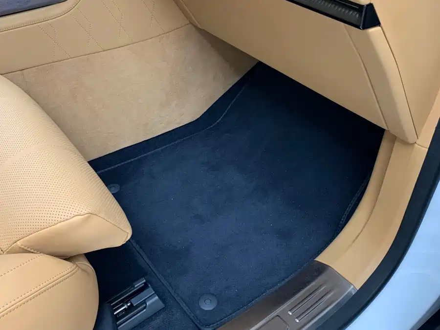 900x675_0_q87_c42_autohomecar__ChtpWGmATZKAQLWPAAeOF36cnKQ221.jpg.webp Used Zeekr 9X 2025 Hyper Edition 70kWh