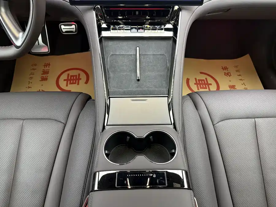 900x675_0_q87_c42_autohomecar__ChtpWGmBwmuAD8wUAAdd3RCaX0o418.jpg.webp Used Denza Z9 2024 1100km four-wheel drive Ultra version